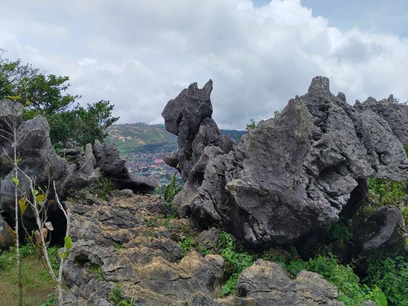 Mt. kalugong 形狀特別的岩石