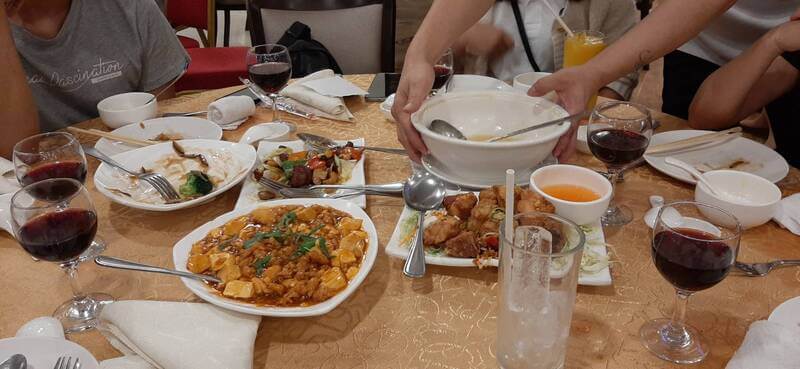 跟中國朋友一起吃年夜飯
